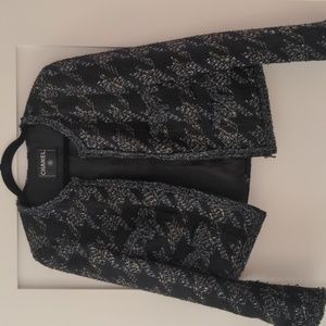 Chanel boucle zip up jacket size 6